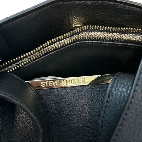 Steve Madden Tote - Picture 3 of 7